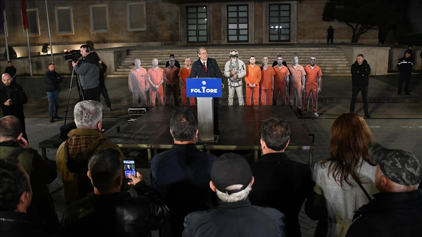 Shqipëri  opozita vazhdon protestën  Foltore 