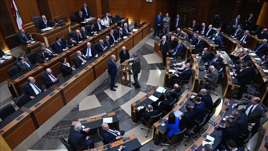لبنان.. مجلس النواب يمدد ولايته لعامين بسبب الظروف الراهنة