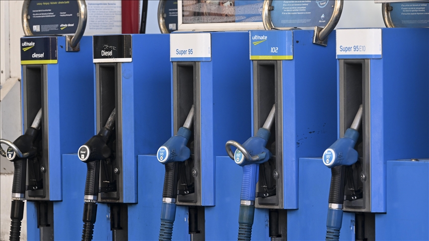 Oil dips below $90 after Trump says Iran war 'is very complete'