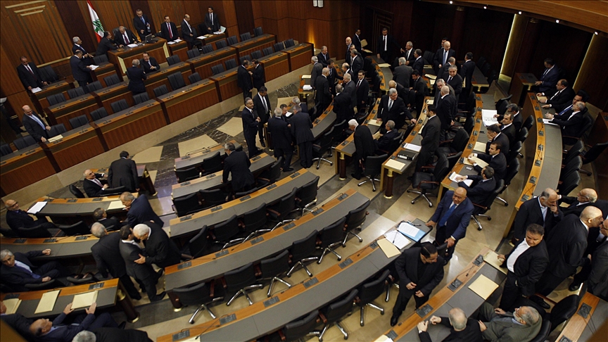 Lebanese parliament extends its mandate by 2 years
