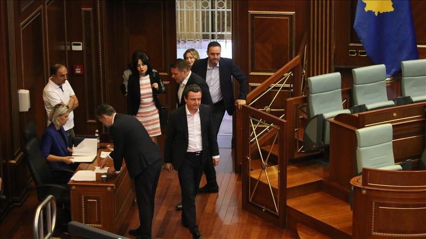 Lëvizja Vetëvendosje dorëzon në Kushtetuese kërkesën kundër dekretit të Osmanit për shpërndarjen e Kuvendit