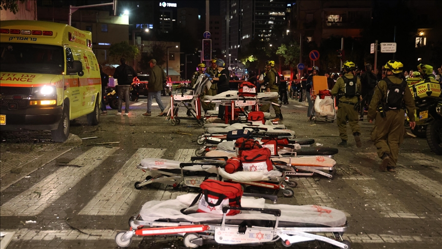 15 إصابة جراء سقوط صواريخ من لبنان على وسط إسرائيل 