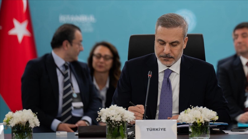Le MAE turc Fidan discute des développements au Moyen-Orient avec ses homologues azerbaïdjanais et sud-coréen