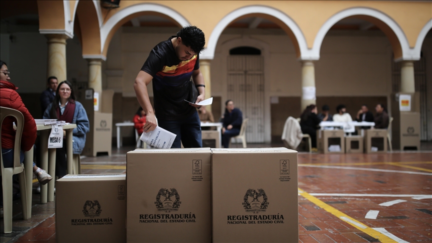 Colombians vote to reshape Congress, filter presidential field