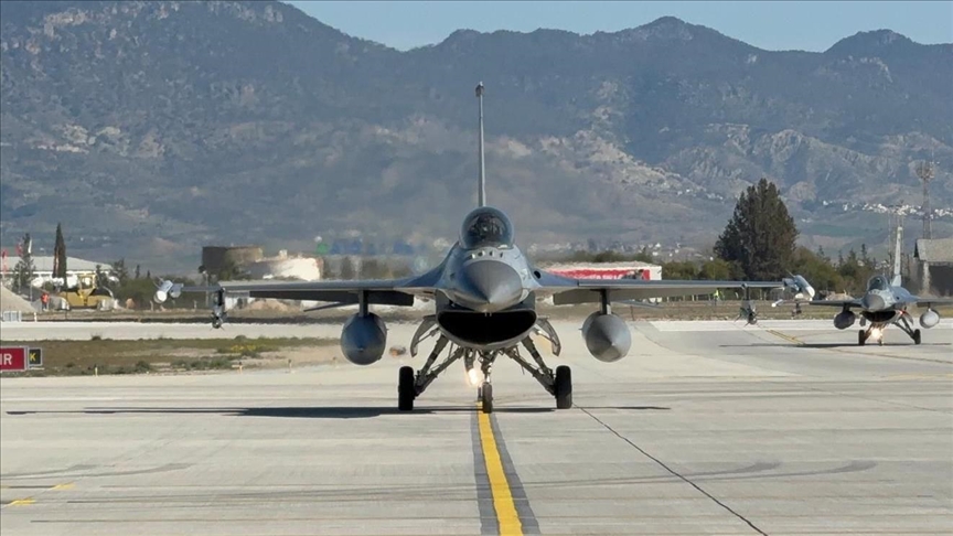 MSB: 6 F-16 savaş uçağı ve hava savunma sistemleri KKTC'ye konuşlandırıldı
