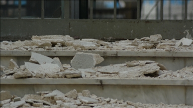 Yunanistan'da 5,3 büyüklüğündeki depremde 140'tan fazla binanın hasar gördüğü tespit edildi