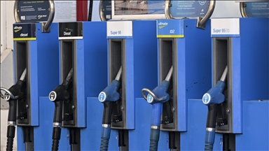 Oil dips below $90 after Trump says Iran war 'is very complete'