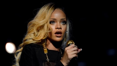 В дом певицы Рианны в Калифорнии стреляли, никто не пострадал