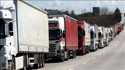 آذربایجان محدودیت تردد کامیون‌ها در مرز با ایران را لغو کرد