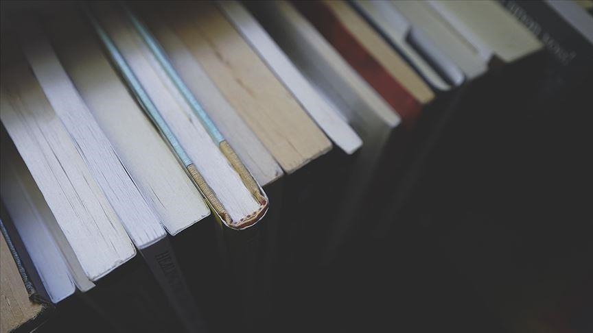 Britani  autorët publikojnë libër  bosh  në shenjë proteste kundër të drejtave të autorit të inteligjencës artificiale