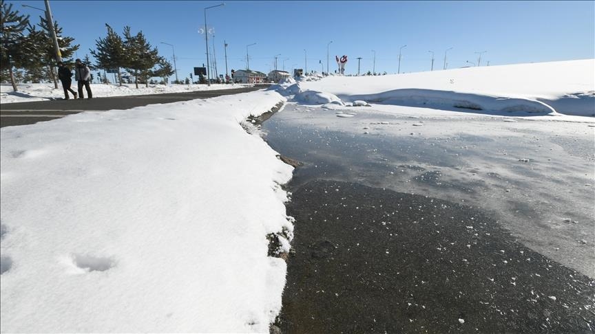 Li Erzirom, Erdexan û Qersê sir û serma heye