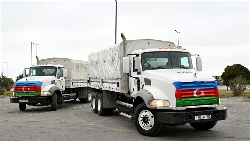 Азербайджан направил гумпомощь Ирану