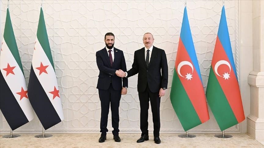 الشرع وعلييف يدعوان لوقف التصعيد والحوار لتجنيب المنطقة الاضطرابات 