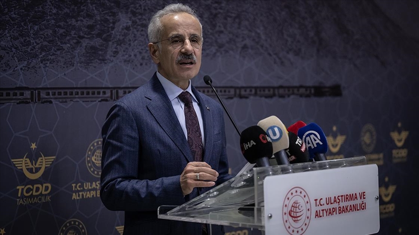 Bakan Uraloğlu: Ramazan Bayramı tatili boyunca trenlerimizde toplam 8 bin 898 kişilik ek kapasite oluşturduk