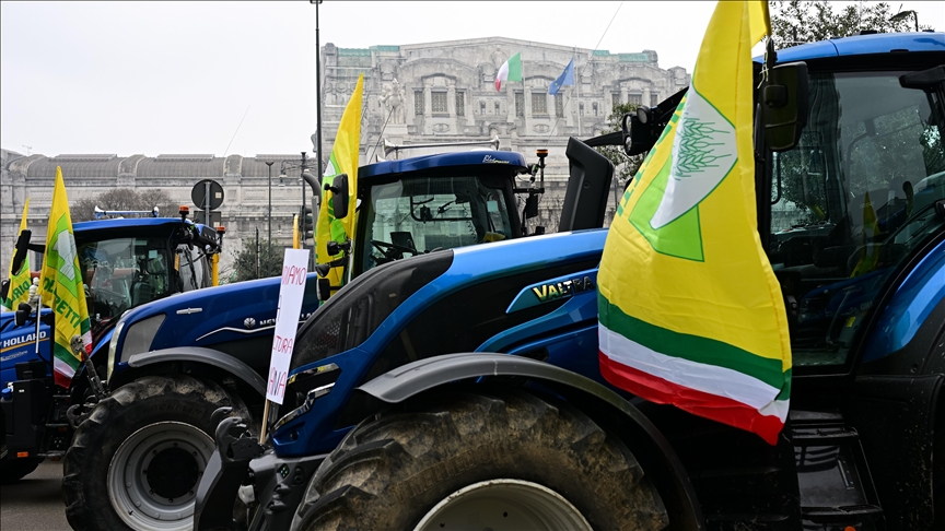 Italian farmers protest rising costs, energy prices