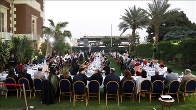 سفارة تركيا بالقاهرة ووقف الإغاثة الإنسانية يقدمان دعما لـ500 فلسطيني بمصر