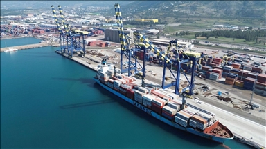 Bakan Uraloğlu, limanlarda elleçlenen yük miktarında şubatta tüm zamanların rekorunun kırıldığını bildirdi