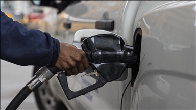 Oil prices swing sharply as market volatility intensifies