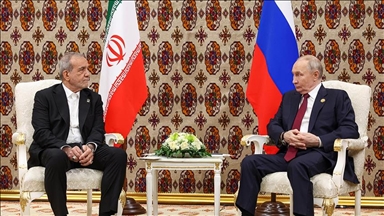 بوتين وبزشكيان يبحثان الوضع في الشرق الأوسط