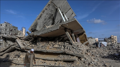 İsrail ordusu ateşkesi ihlal ederek Gazze Şeridi'nin çeşitli bölgelerini bombalamayı sürdürüyor