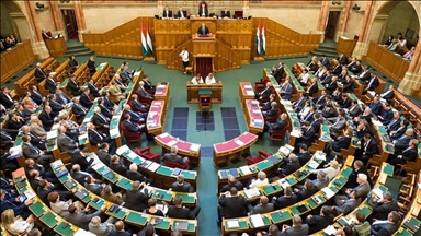 Parlamenti i Hungarisë me projektligj kundërshton anëtarësimin e Ukrainës në BE dhe ndihmat për luftën