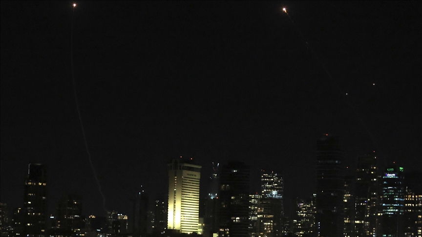 صفارات الإنذار تدوي وسط إسرائيل بعد رصد صواريخ من إيران