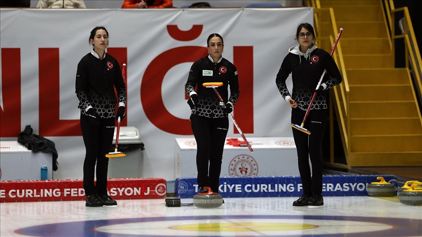 Kadın Curling Milli Takımı'nın hedefi Dünya Şampiyonası'nda derece elde etmek