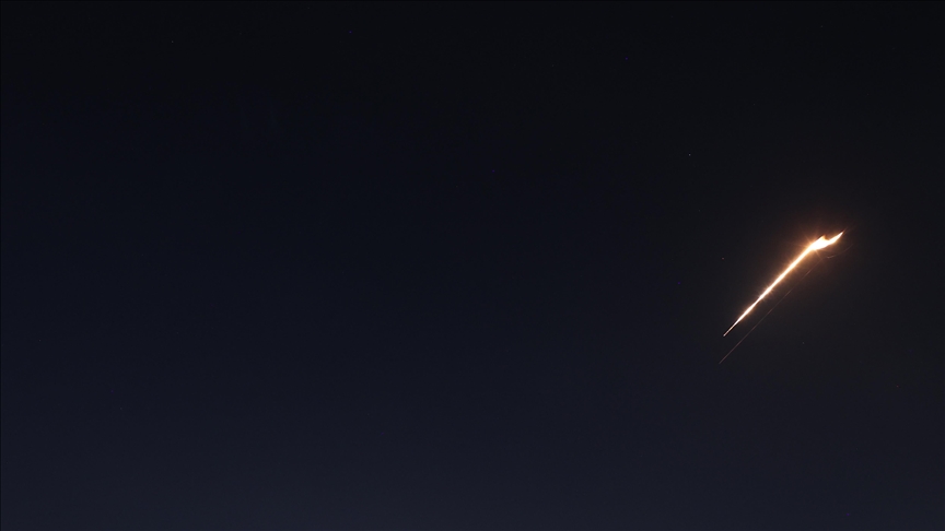 Israël signale une attaque de missiles depuis l’Iran alors que le conflit continue de s’étendre