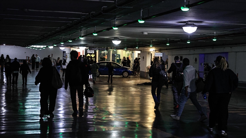 ليلة بالملاجئ.. ملايين الإسرئيليين بين صواريخ إيرانية وإنذرات مدوية (تقرير إخباري)