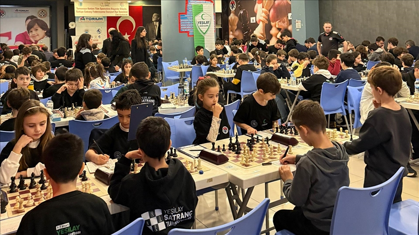 "Yeşilay Satranç Turnuvası" Türkiye genelinde yaklaşık 10 bin sporcunun katılımıyla gerçekleştirildi
