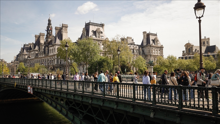 France ‘has no more money’ for new fuel subsidies amid rising prices, says central bank