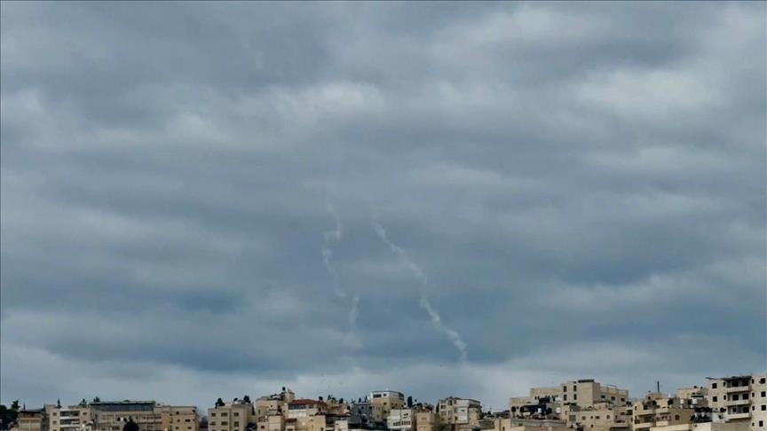 سوريا.. دوي انفجارات بدرعا إثر تصد إسرائيلي لصواريخ إيرانية 