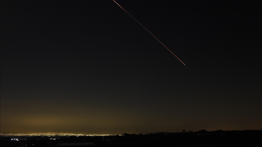 De fortes explosions entendues dans le sud de la Syrie lors des lancements de missiles iraniens