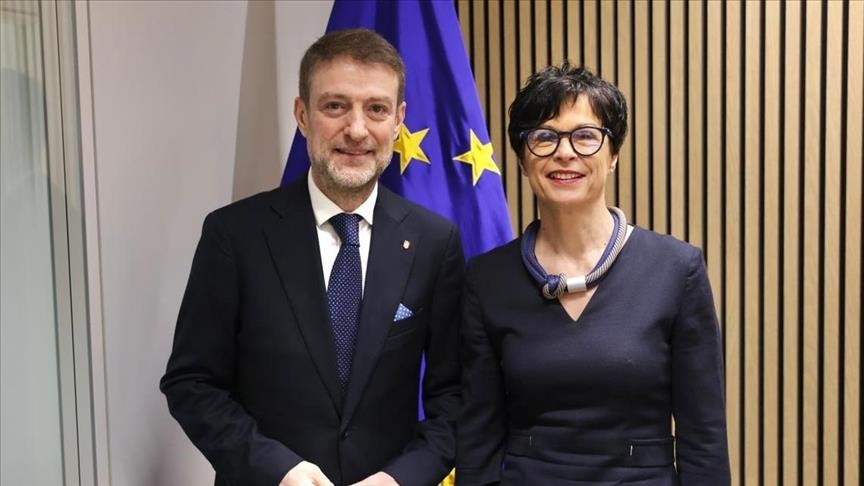 Шефот на албанската дипломатија се сретна со еврокомесарката Кос: Албанија оствари невиден напредок кон ЕУ