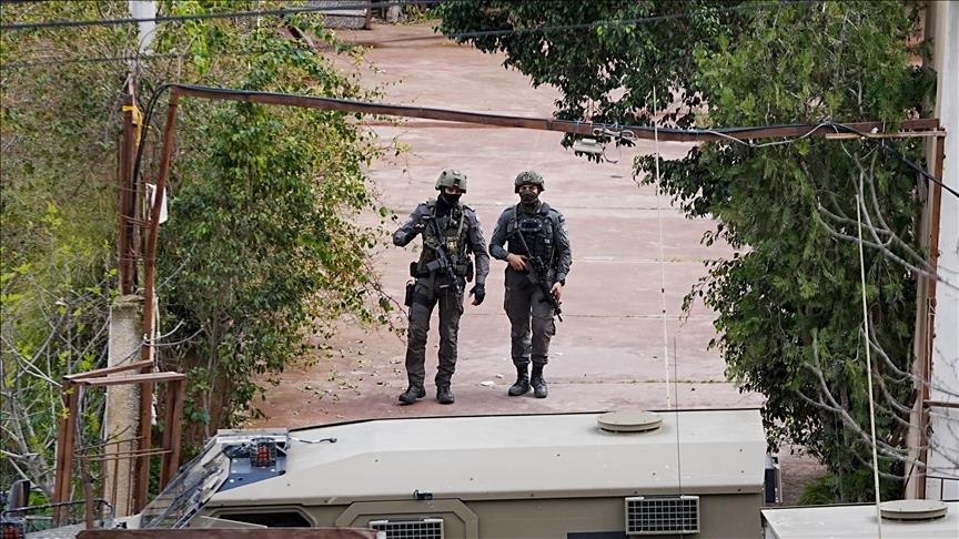 الضفة.. الجيش الإسرائيلي ومستوطنون يحاصرون 30 عائلة فلسطينية