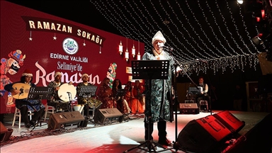 Selimiye Meydanı'nda "Karagöz Musikisi Hayal Şarkıları" seslendirildi