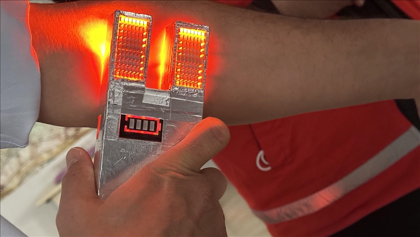 Konya'da fizik öğretmeninin geliştirdiği "damar bulucu" sağlık çalışanlarının işini kolaylaştıracak