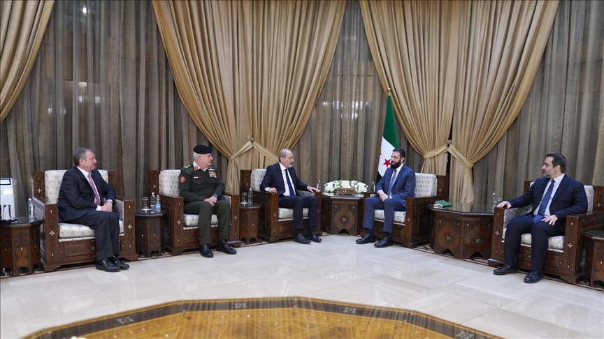 الأردن وسوريا يبحثان التعاون الأمني ويدينان اعتداءات إيران