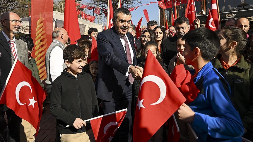 Bakan Tekin: Sevgili çocuklar siz var oldukça bu devlet, bayrağımız, ezanımız ilelebet varlığını sürdürecektir