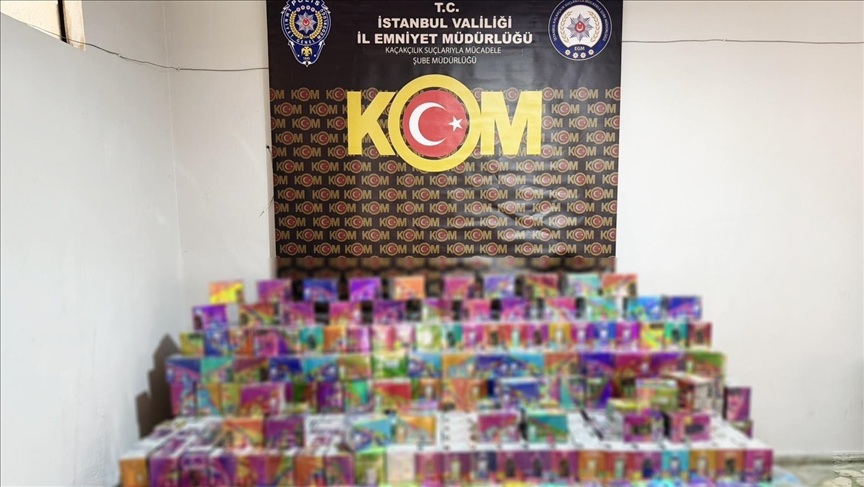 İstanbul'da 20 bin 300 kaçak elektronik sigara ele geçirildi 