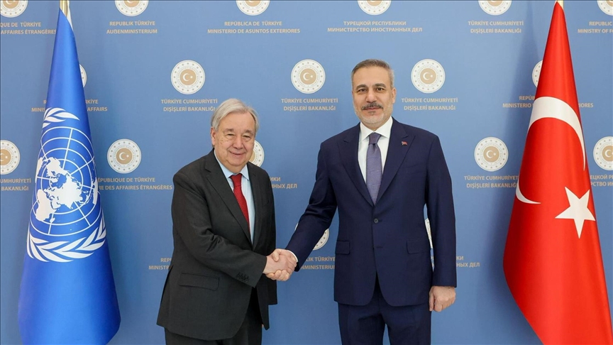 وزير الخارجية التركي يلتقي غوتيريش في أنقرة