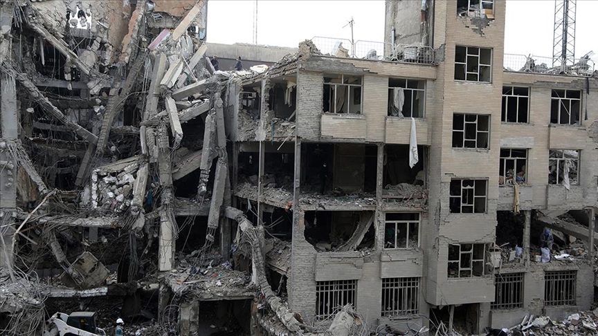 İran'ın başkenti Tahran’da patlamalar meydana geldi