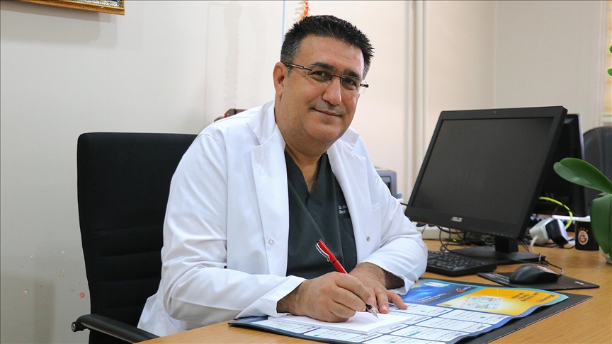 Van depreminde yakınlarını kaybetti, Malatya'da yüzlerce depremzedenin yardımına koştu