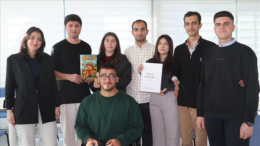 Üniversiteliler görme engelli çocuklar için Braille alfabesiyle dergi hazırladı