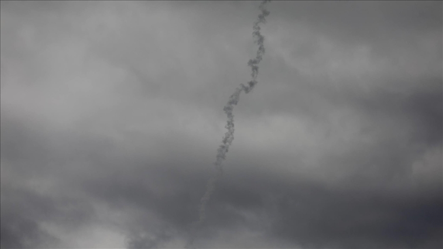 الإمارات تعلن التعامل مع 13 صاروخا و39 مسيرة من إيران 