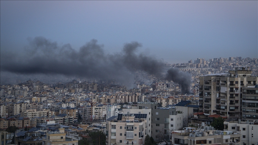 غارات إسرائيلية تستهدف مبنيين في بيروت بعد إنذار بإخلائهما