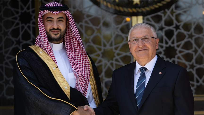 Türkiye and Saudi Arabia's defense ministers discuss regional security issues