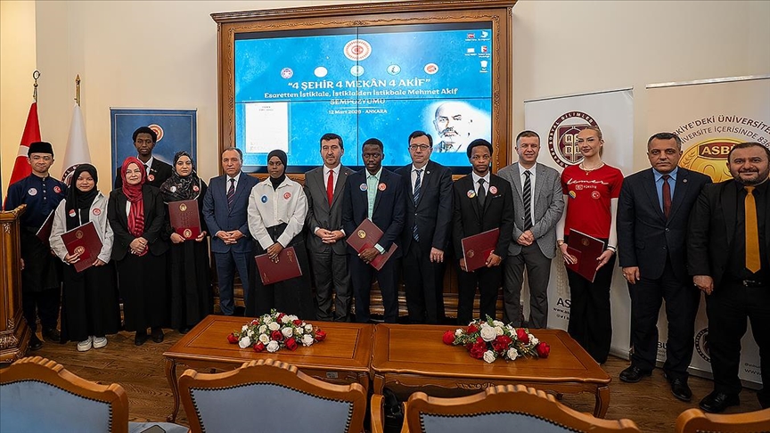 İstiklal Marşı'nın kabulünün 105. yılı dolayısıyla "4 Şehir 4 Mekan 4 Akif" sempozyumu düzenlendi