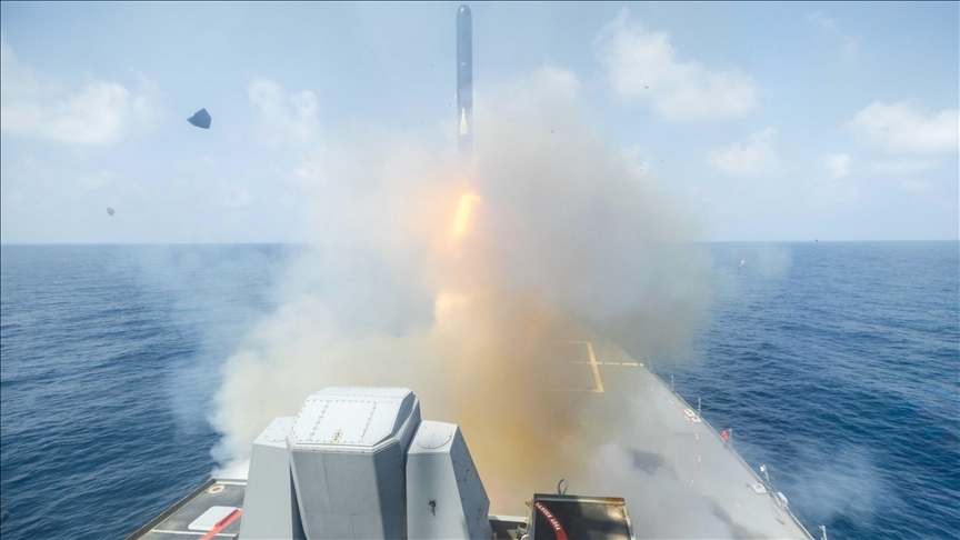 Incendie à bord de l’USS Gerald R. Ford en mer Rouge, le porte‑avions américain reste opérationnel