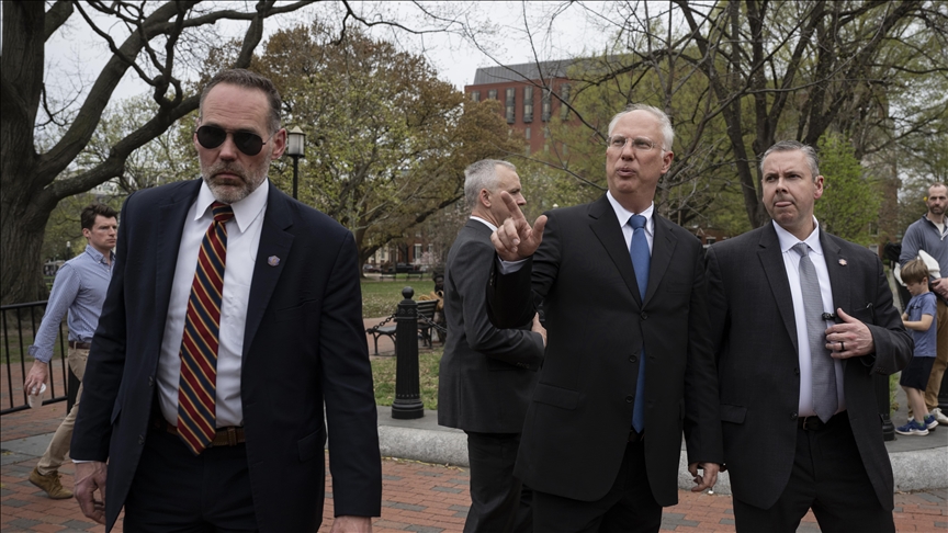 Des envoyés américains rencontrent une délégation russe en Floride pour discuter de « divers sujets »